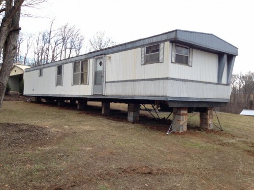 1981 Commodore mobile home renovation - exterior before