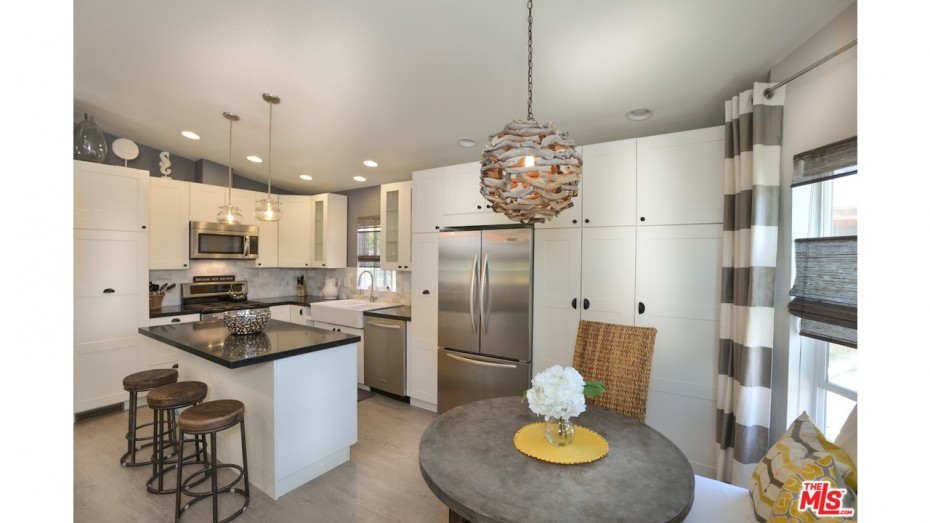 mobile home remodeling ideas -go as high as possible with the cabinets
