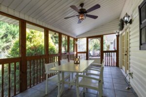 screened porch dining 300x200
