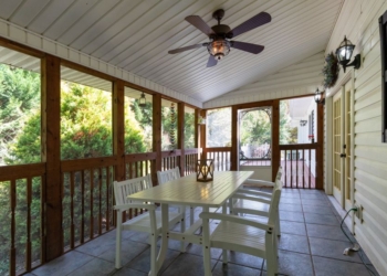 Sensational Screened Porch Ideas For Your Mobile Home