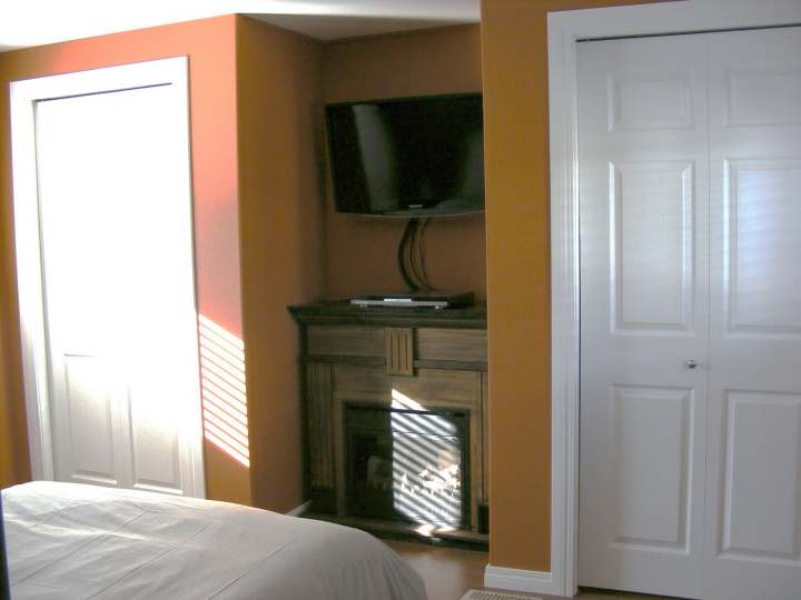 single wide mobile home bedroom after remodel (2)