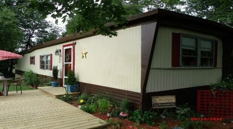 spray painting a mobile home