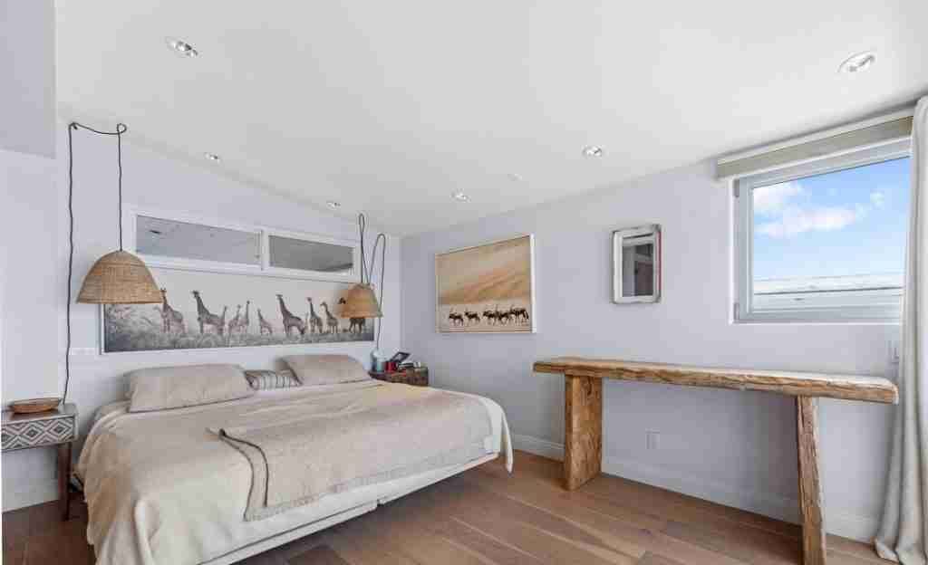 stunning manufactured home bedroom 1024x624
