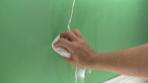 vinyl walls in mobile homes-using a wet rag to even caulk out
