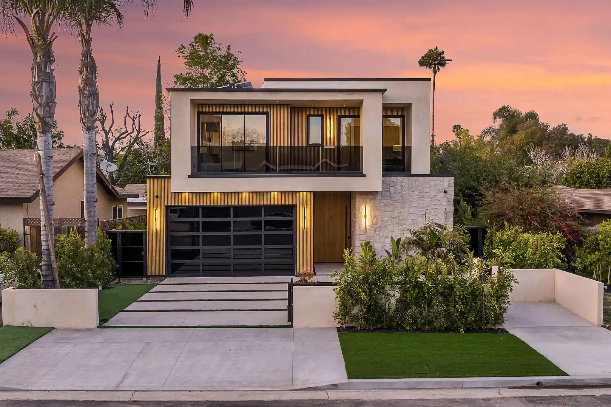 Home-modern-two-story-house-at-sunset-2026-01-05-00-09-21-utc