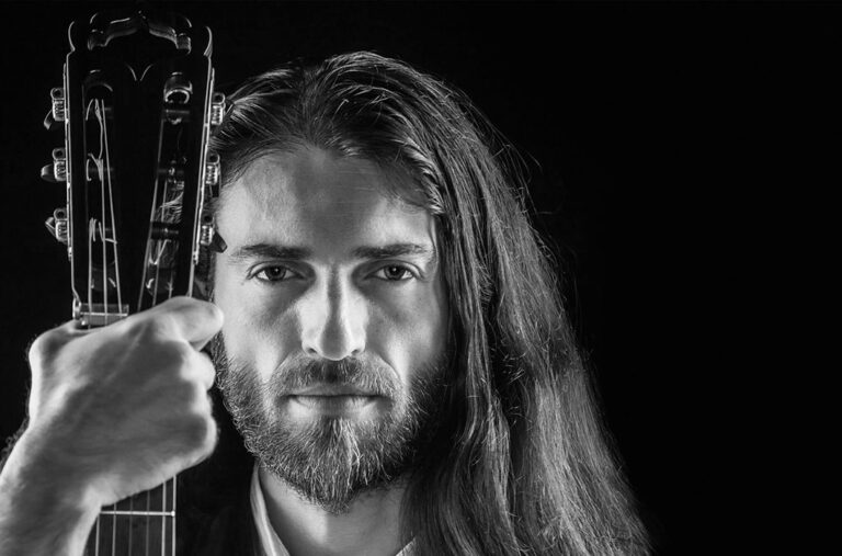 ESTAS TONNE