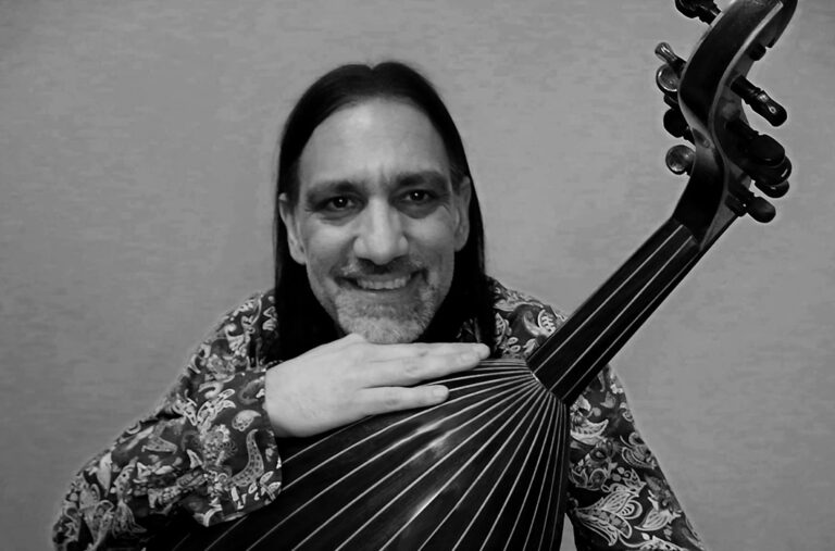 OMAR BASHIR ÉS ZENEKARA