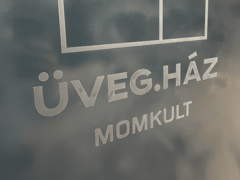 youngart x üveg.ház