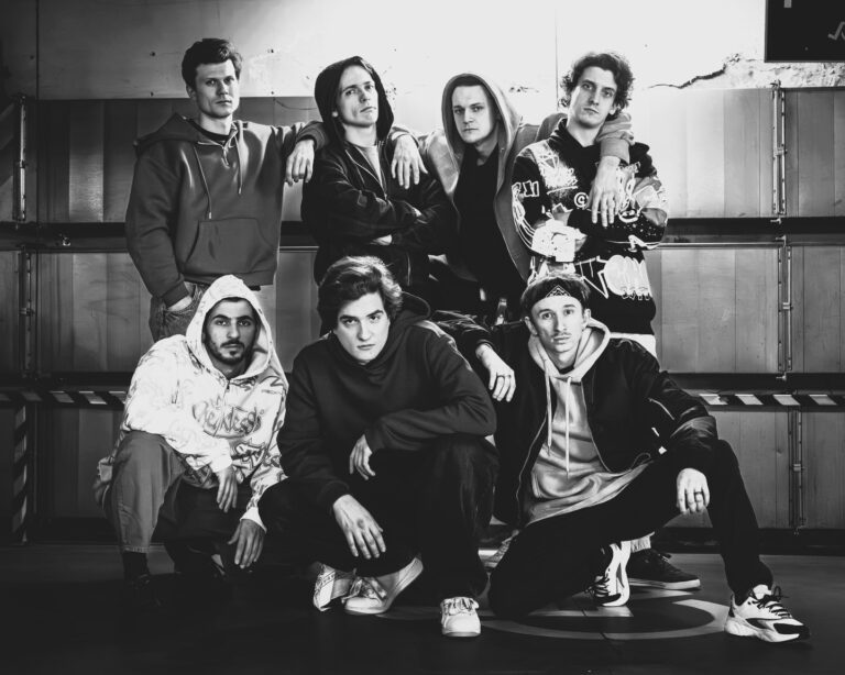 Velem mindig történik valami