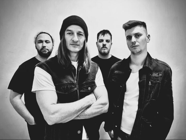 Intim Torna Illegál