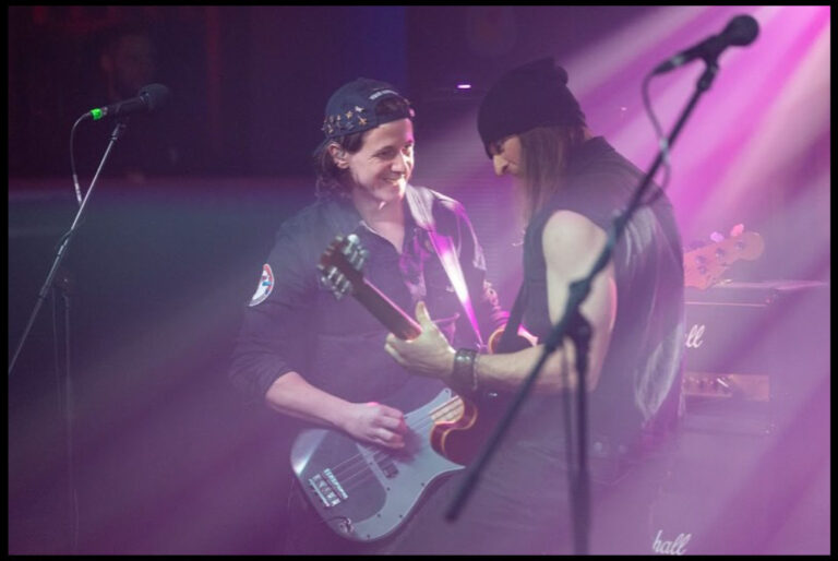 Intim Torna Illegál