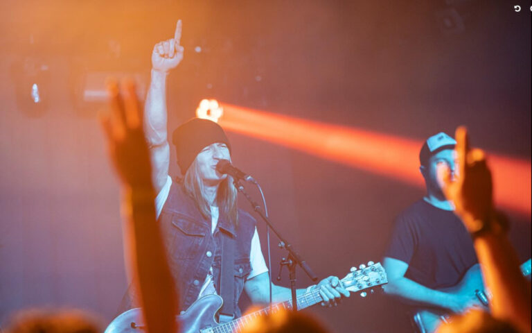 Intim Torna Illegál