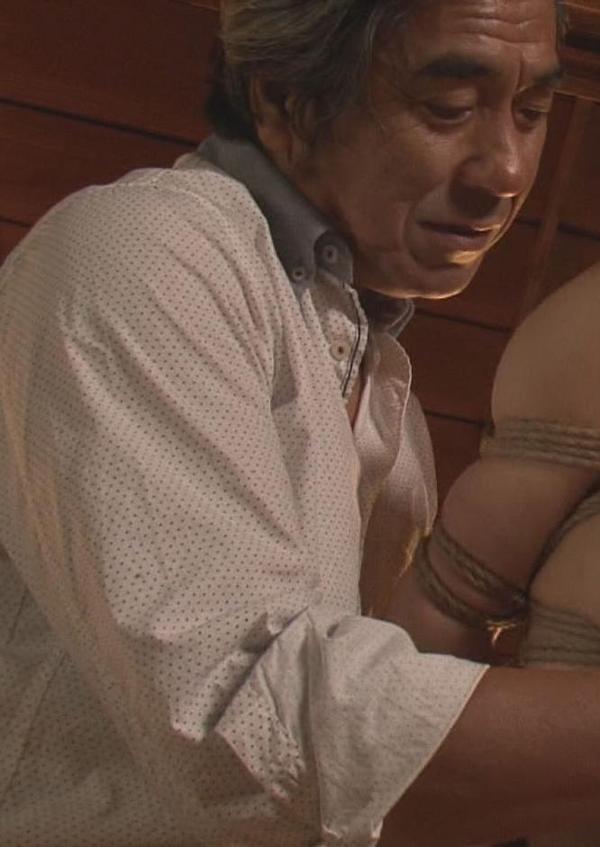 義父に飼育される嫁 篠田あゆみ 完全版 hitomiエロ漫画raw(同人誌)無料サンプル画像019