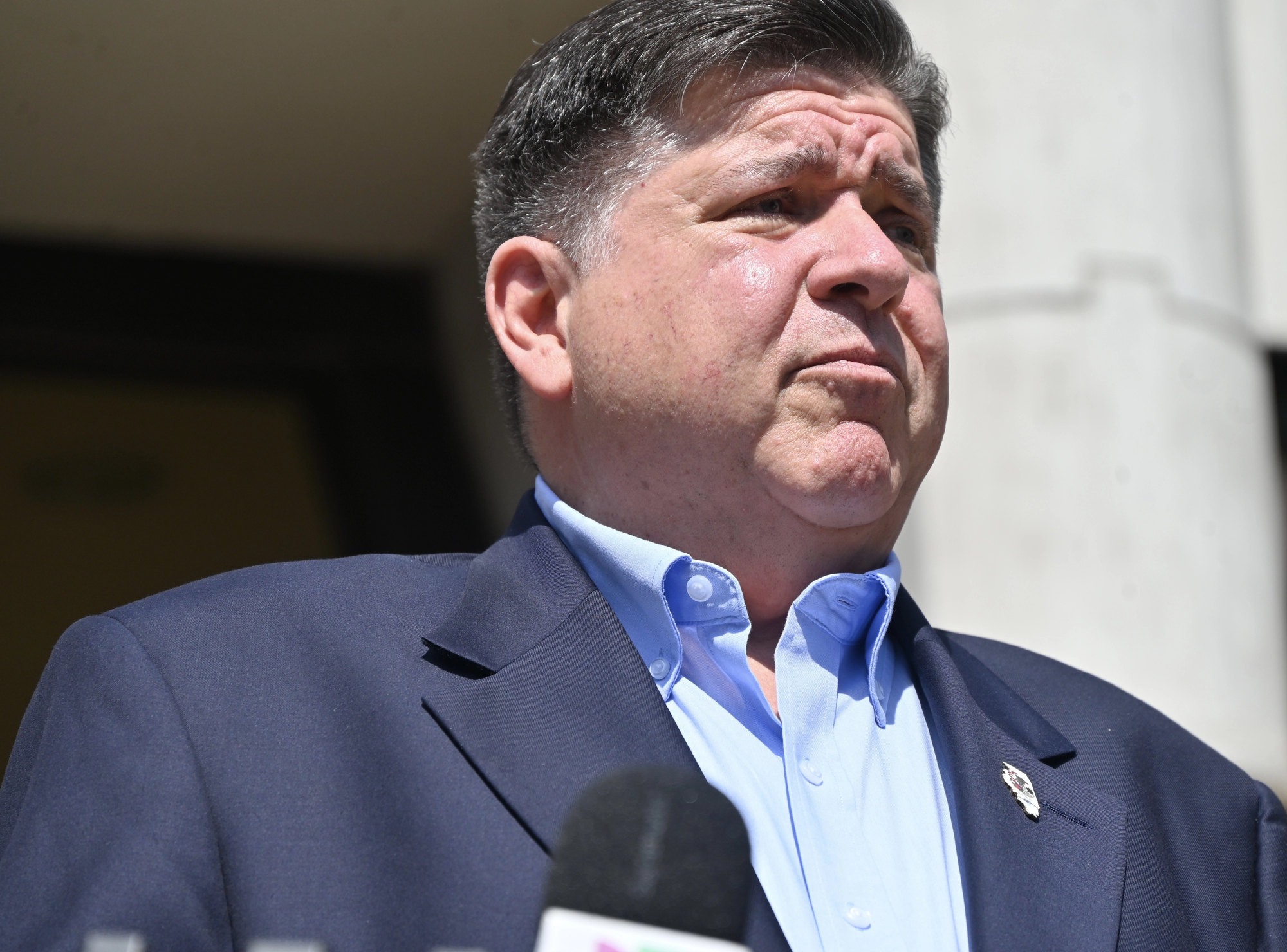 September 9, 2025, chicago, illinois: governor of illinois jb pritzker delivered remarks on immigration and customs enforcement and federal law enforcement operations at press conference. (kyle mazza\thenews2) — Photo by thenews2.com