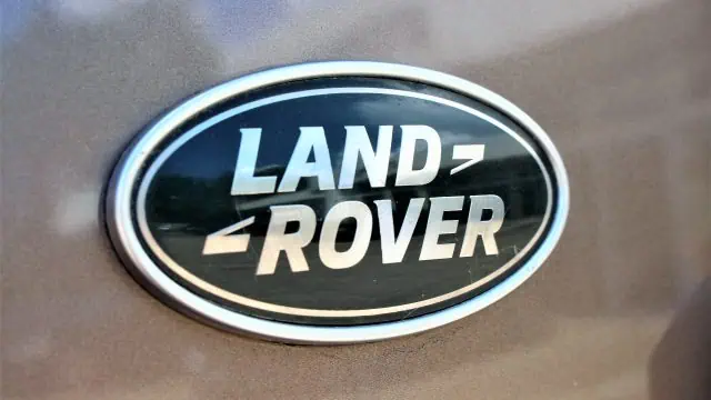 Land Rover badge