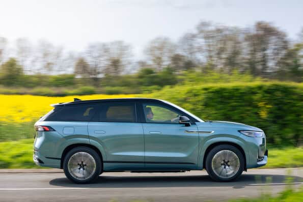 JAECOO 8 SHS-P plug-in hybrid SUV interior