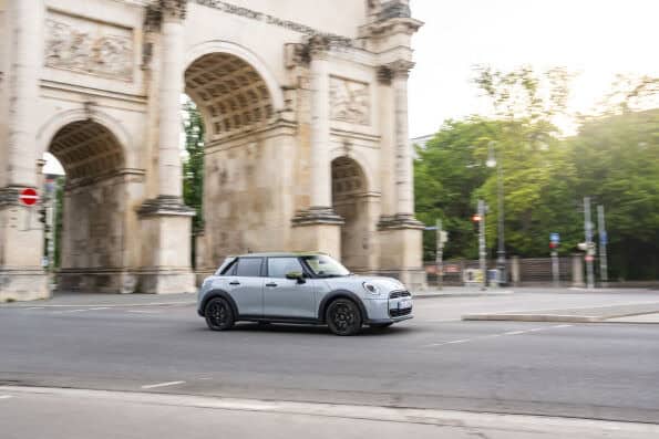 MINI Cooper S 5-Door Paul Smith Edition petrol model