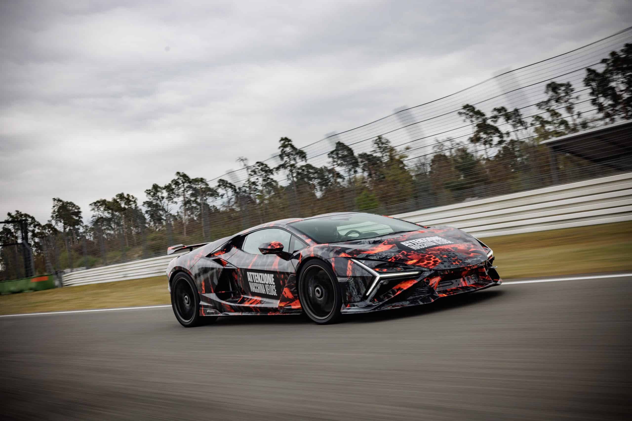 Lamborghini Revuelto SV