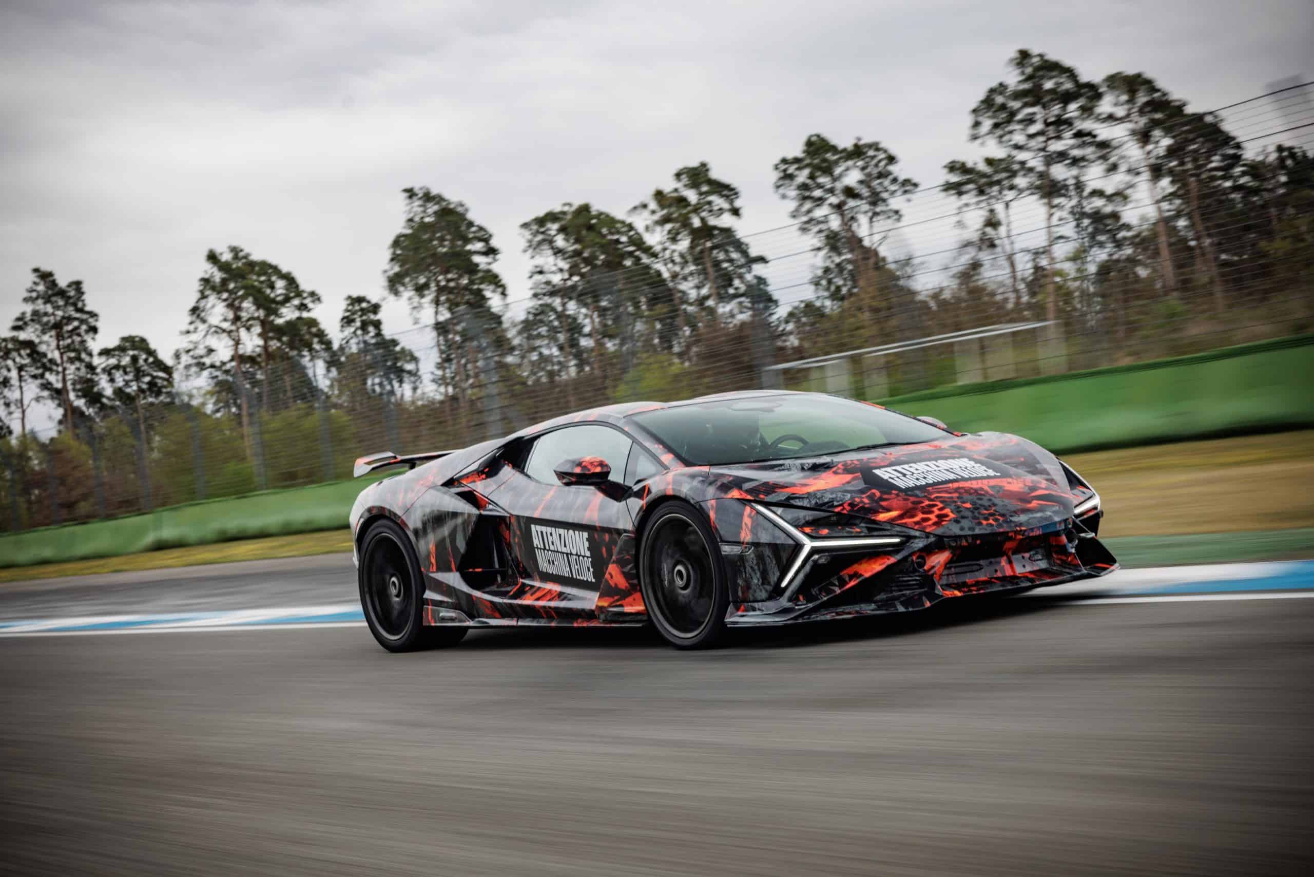 Lamborghini Revuelto SV