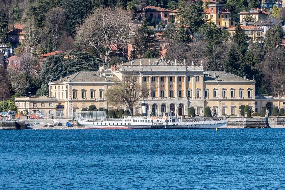 Noleggio auto con conducente da Milano a Lago di Como