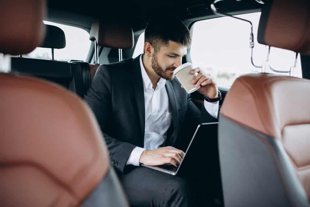 Noleggio auto con conducente da Milano a Roma