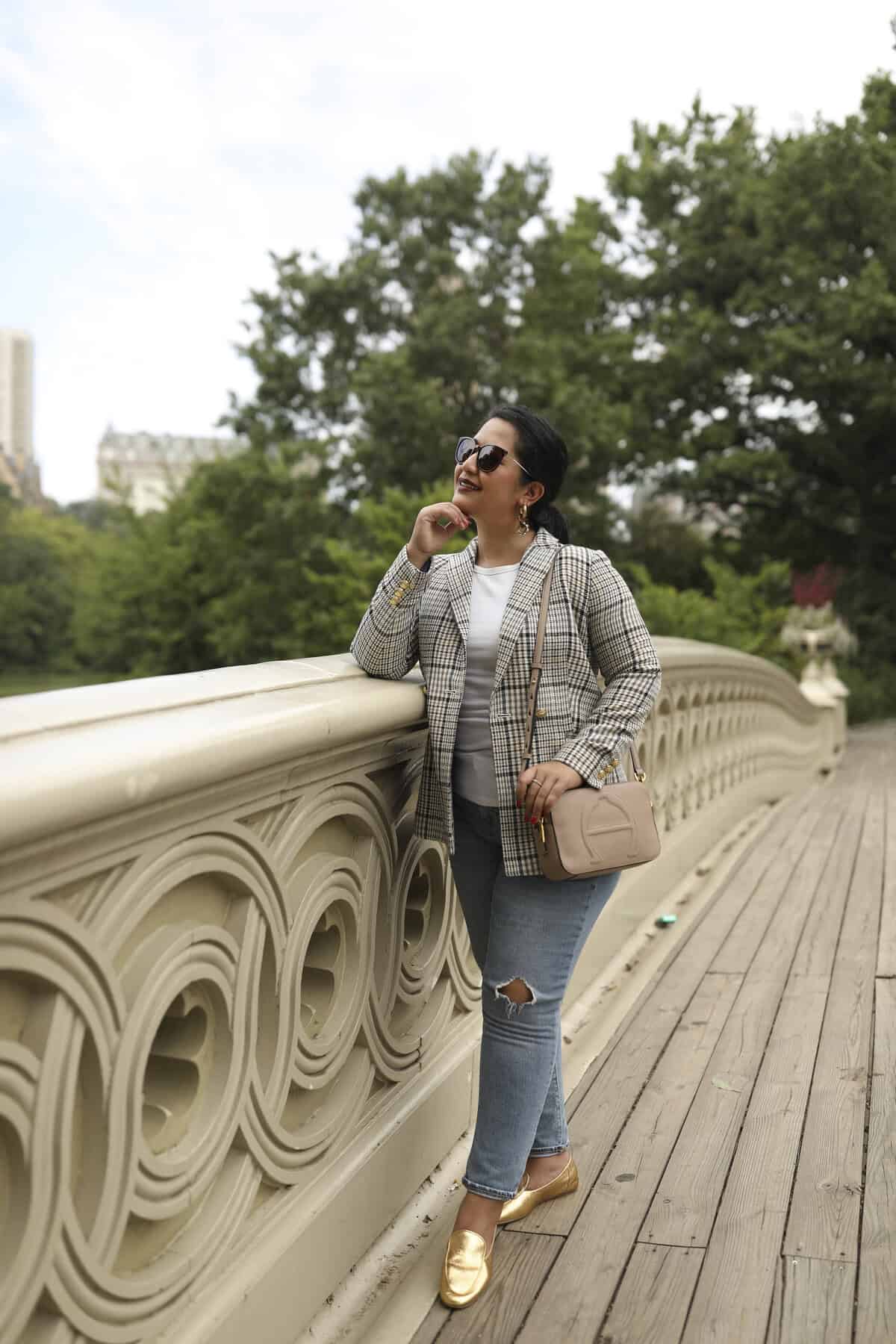 Krity+S+x+Etienne+Aigner_CrossBody_1