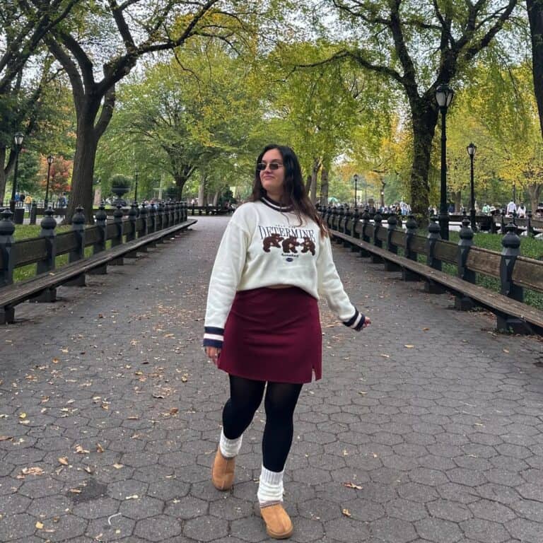 20 Cozy and Chic Fall Outfits with Uggs: Autumn Style Inspiration