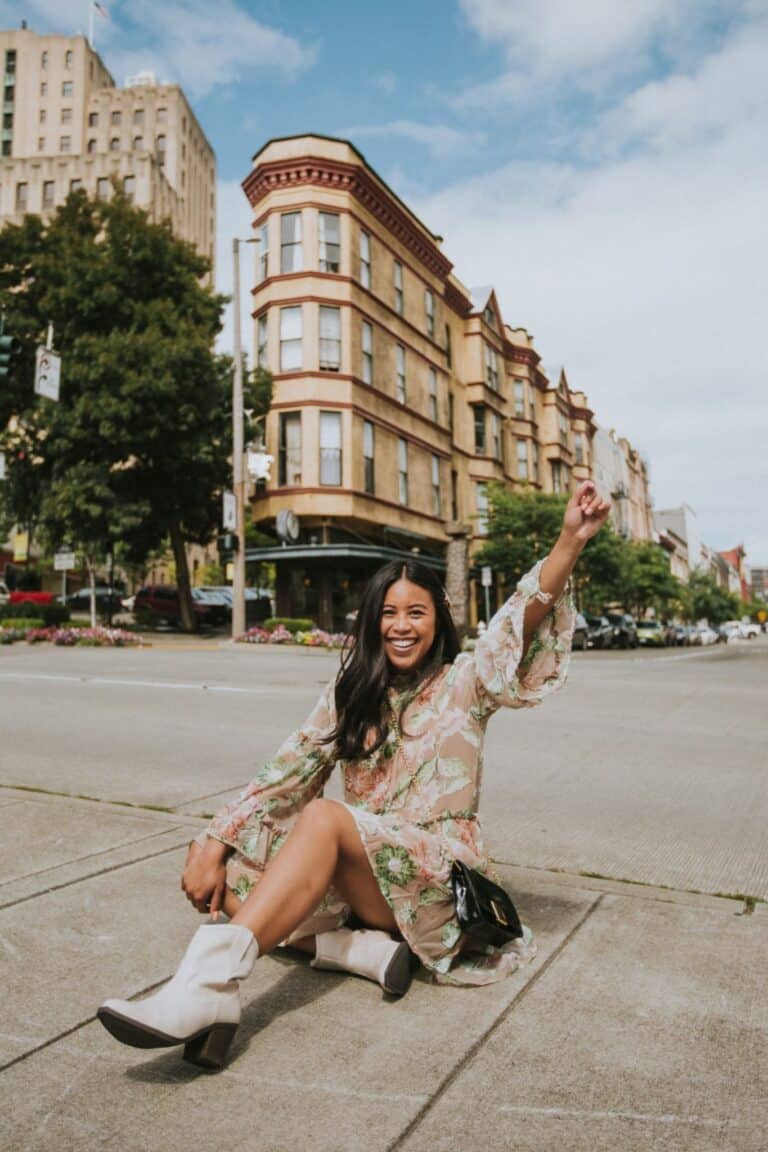 20 Chic Fall City Outfits to Turn Heads and Stay Cozy This Season