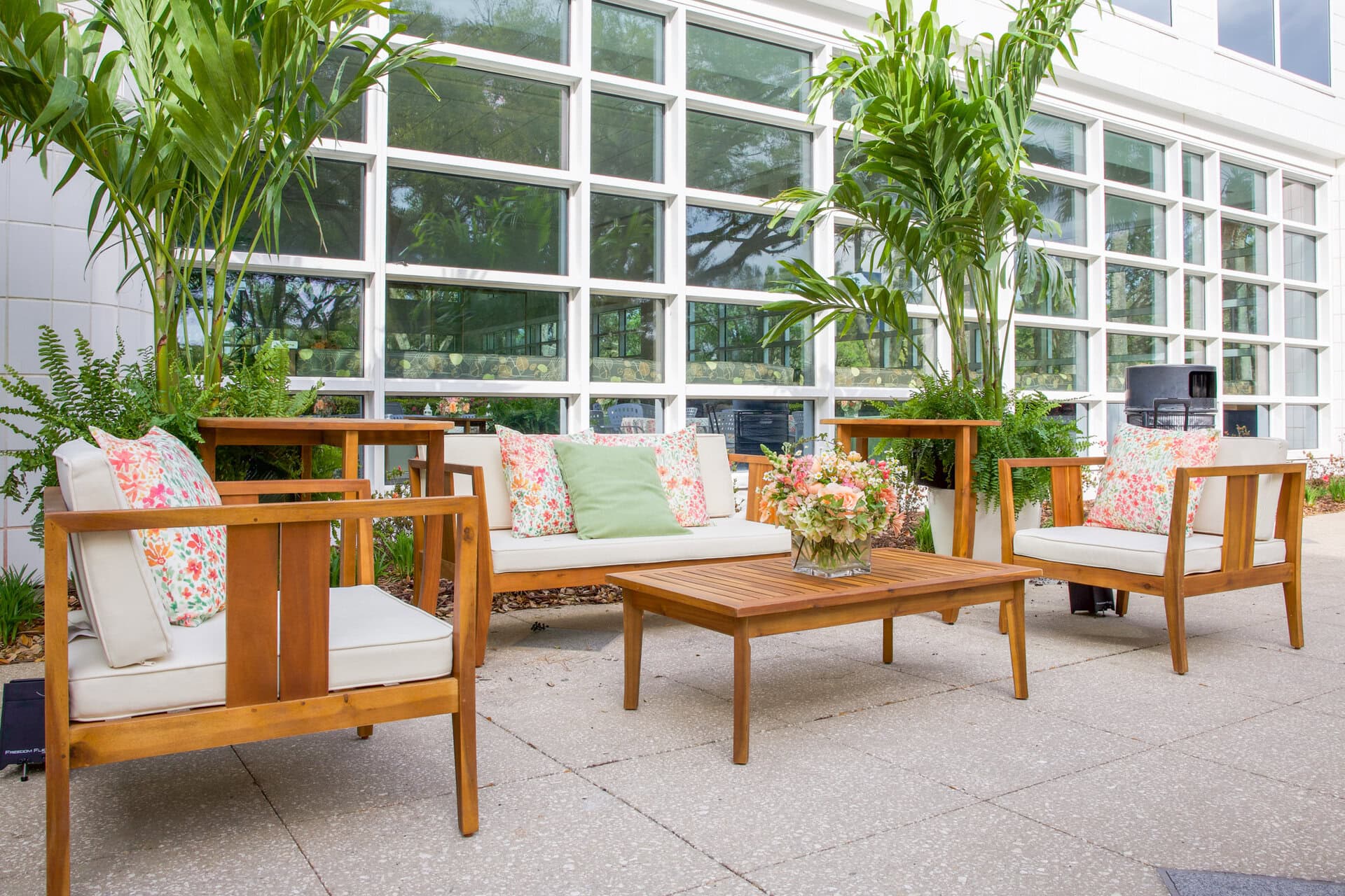 Beige_Outdoor_Wood_Love_Seat_Event_Rentals_Furniture_Jacksonville