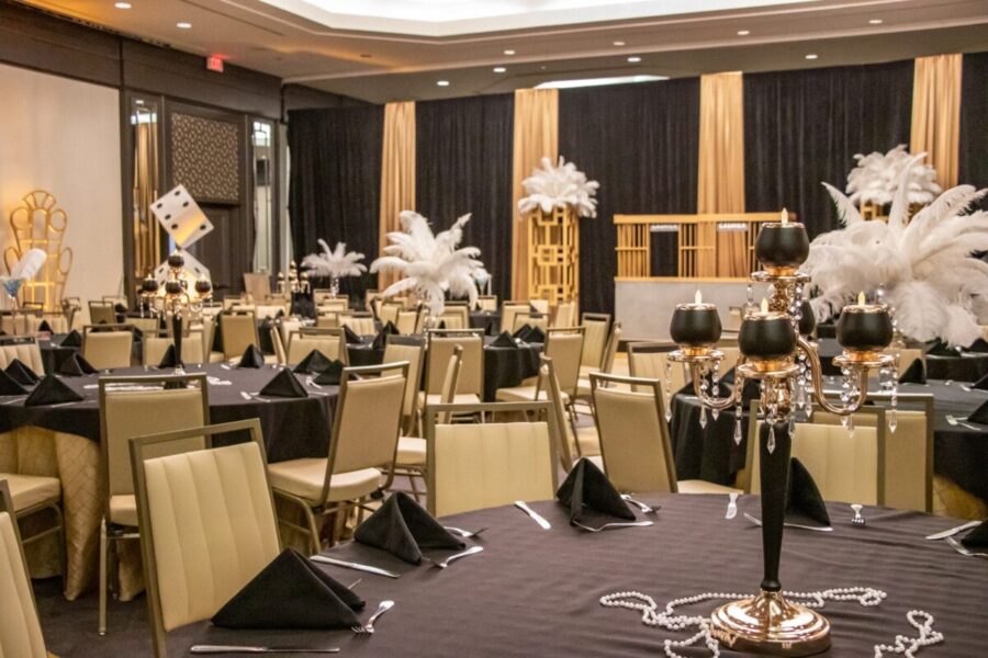 Black-And-Gold-Casino-Party-Decor