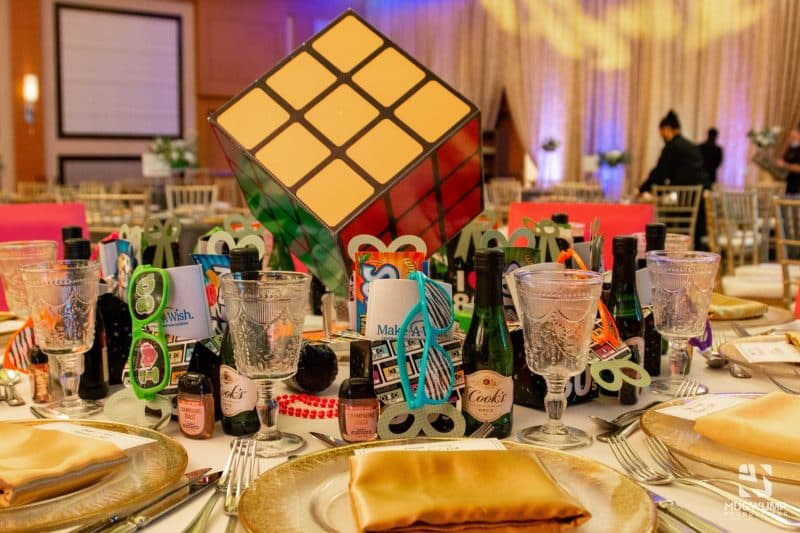 Gold-Table-Linens-Gold-Chargers