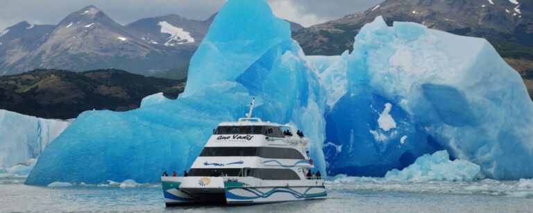 Navegación Todo Glaciares entre icebergs, Glaciar Upsala