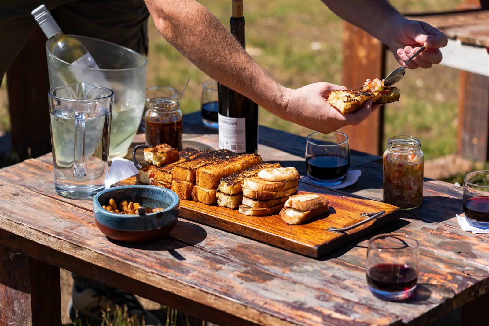 Almuerzo casero en la Estancia Río Bote – Darwin Experience