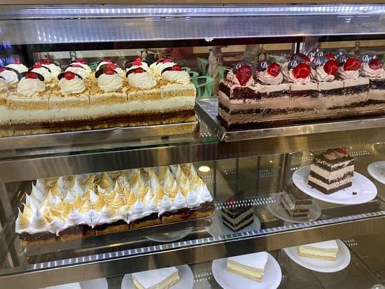 La clásica Panadería Don Luis en El Calafate, referente de la ciudad con pan y facturas artesanales
