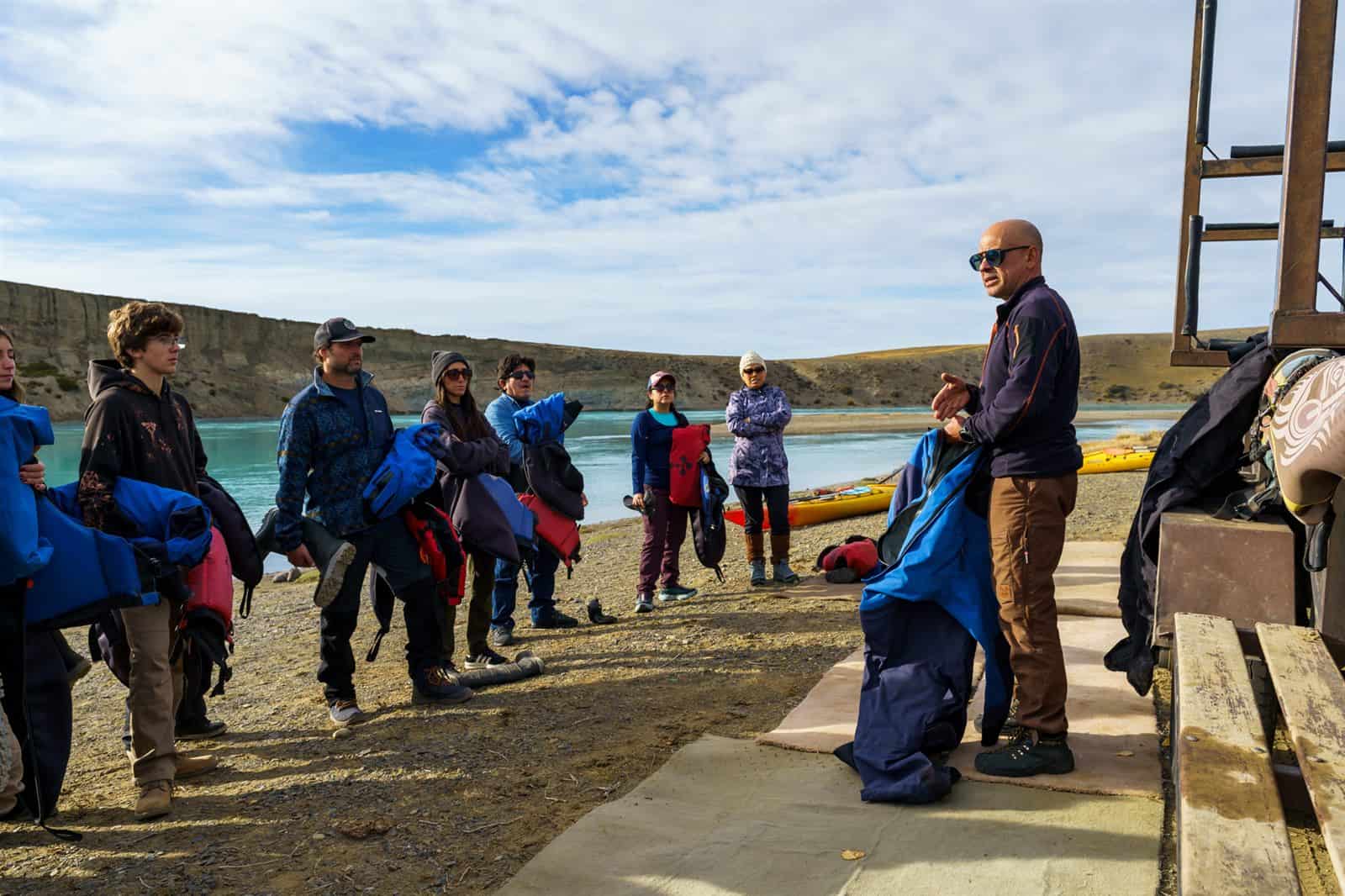 Briefing de seguridad antes de navegar en kayak – Darwin Experience