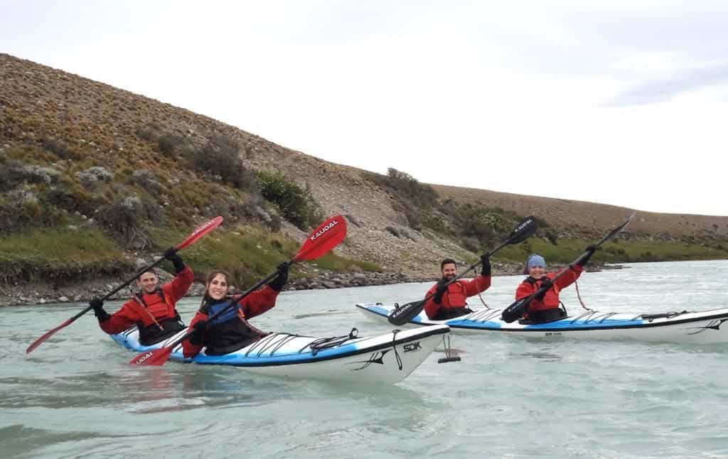 Kayak doble navegando el Río Santa Cruz – Darwin Experience