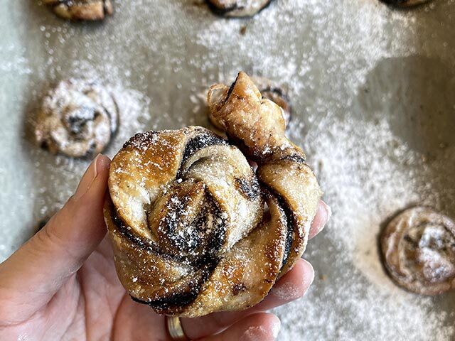 שבלולי בצק עלים ותמרים