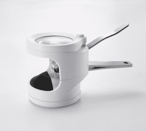 Lupe zum Nagelknipsen