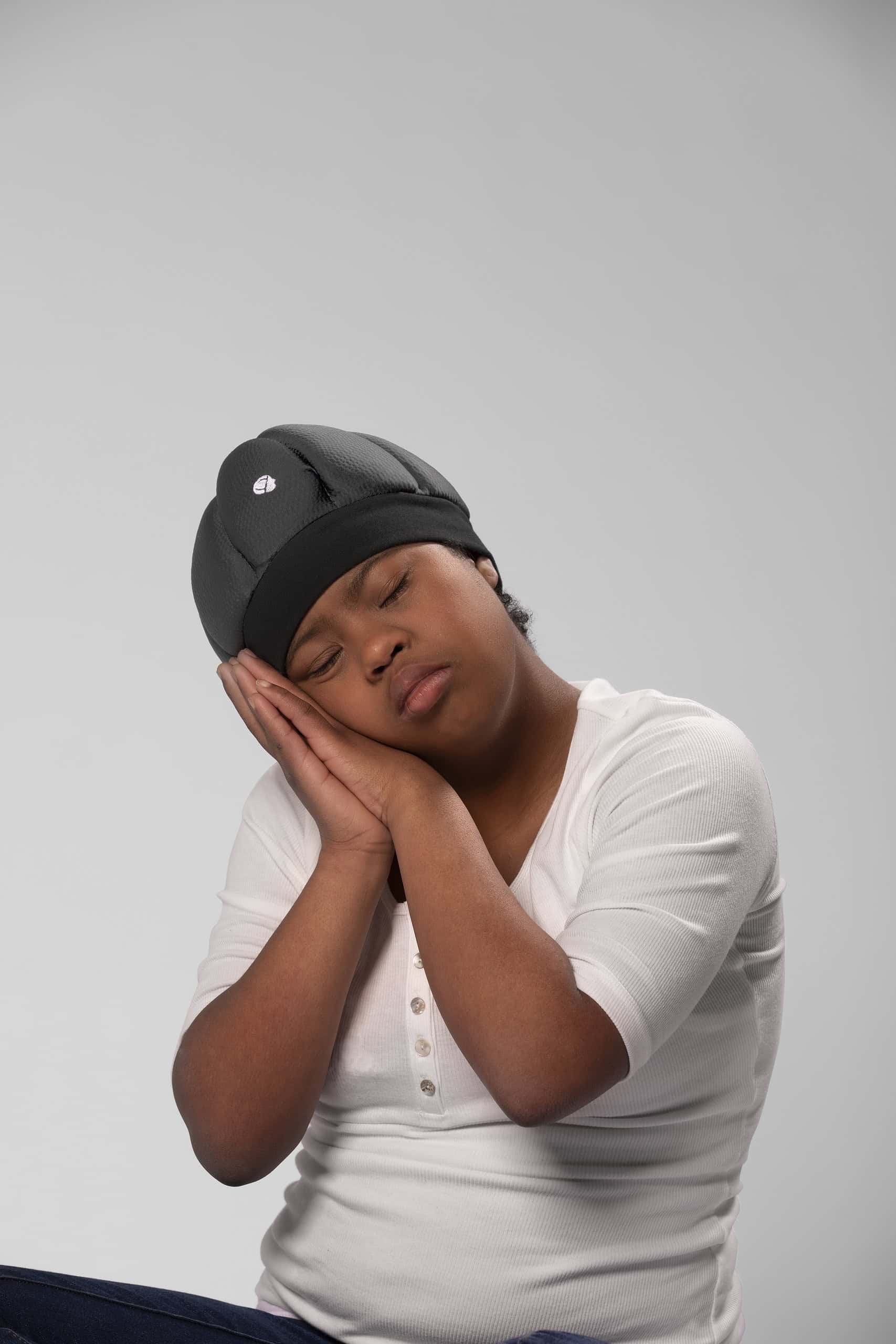 Schutzhelm Kate für den Schlaf – Bild 2