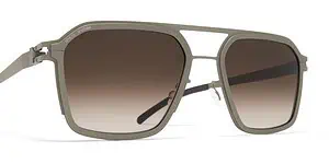 Stylish sunglasses with gradient lenses, perfect for sun protection and fashion.