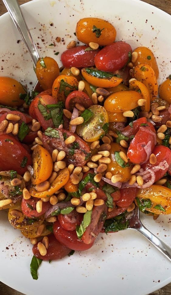 Tomato and seed salad for glowy skin