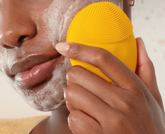 Foreo vs Clarisonic for acne: anti-aging mode