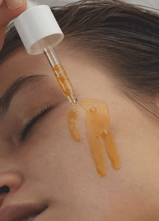 Does vitamin C fade freckles?