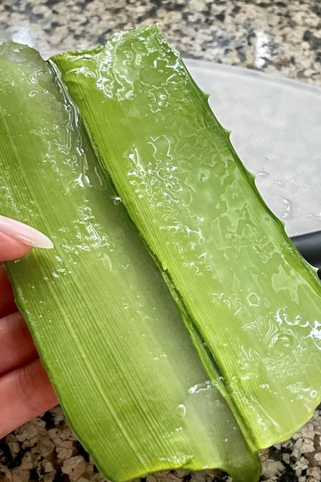 Does aloe vera gel clog pores?