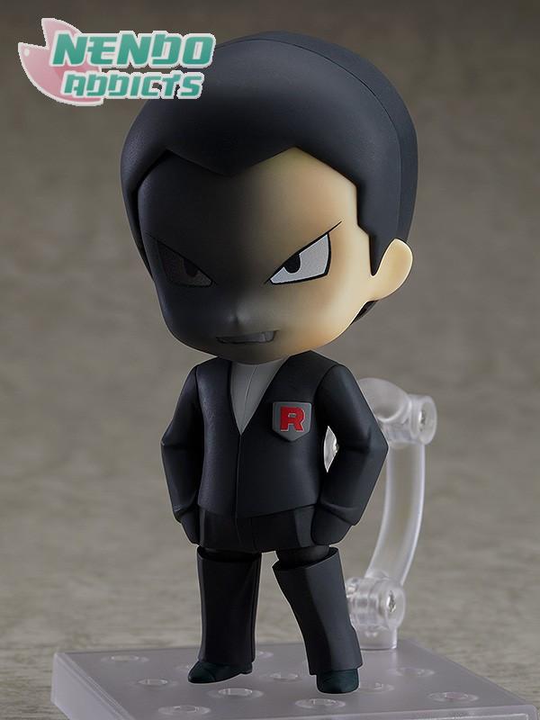 Nendoroid - #875 - Giovanni & Mewtwo pose2