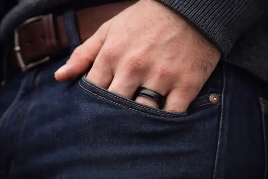 What Does a Black Ring on the Ring Finger Mean