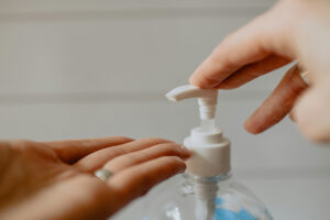 hand-sanitzer-covid_featured