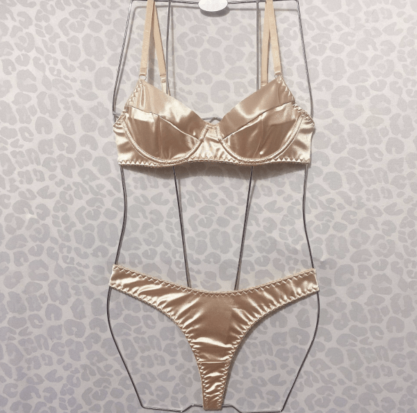 Satin Underwire Lingerie Set – Champagne detail