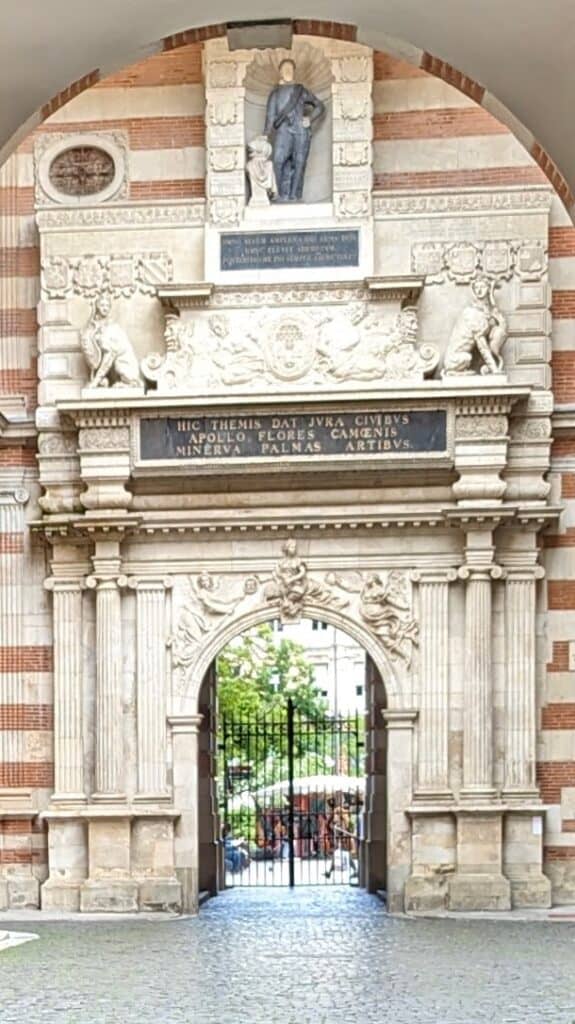renaissance portal in Place Du Capitole, Toulouse