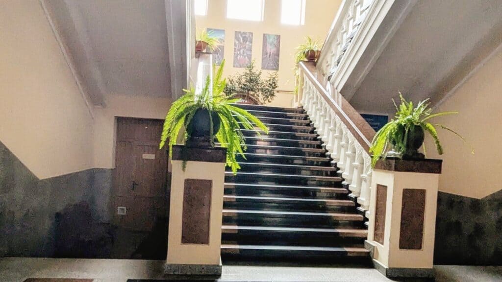 Chisinau Gara Ferovia stairs railway station